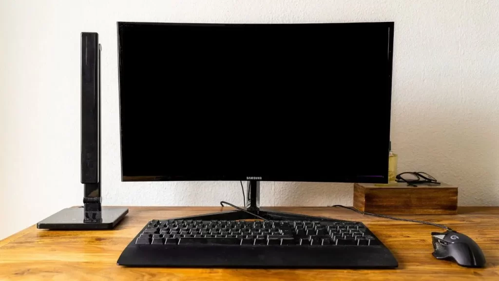 چرا مانیتور روشن نمیشه؟ بررسی دلایل و راه‌حل‌های ممکن. (1)
