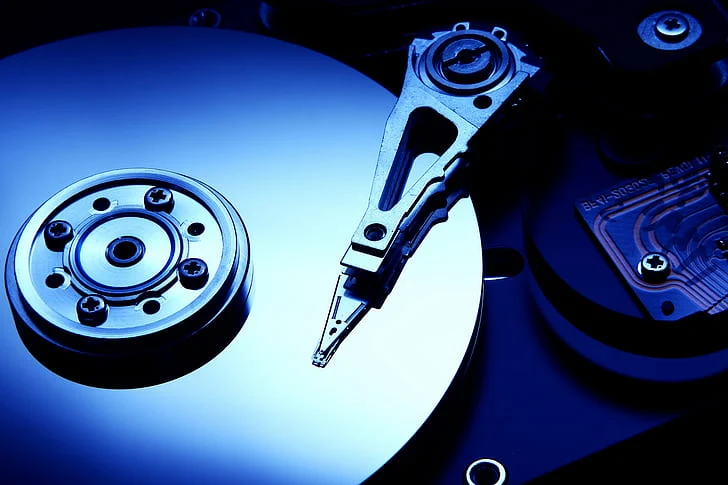 هارد اینترنال استوک نصف قیمت، همان کارایی؟ (1)